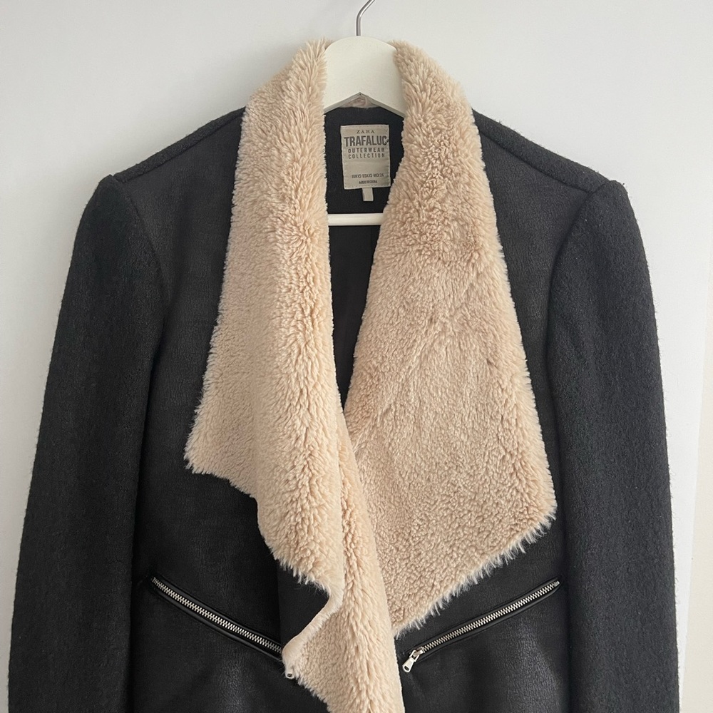 Zara trafaluc faux fur collar jacket